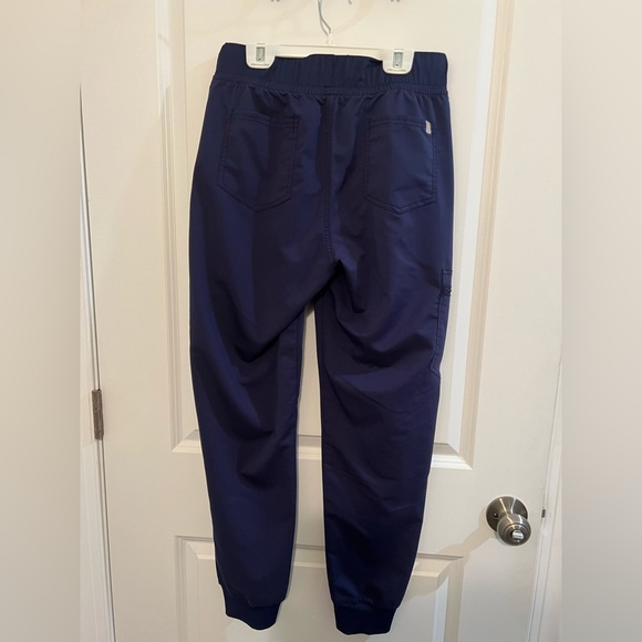 Scrubs bundle - Picture 5 of 5